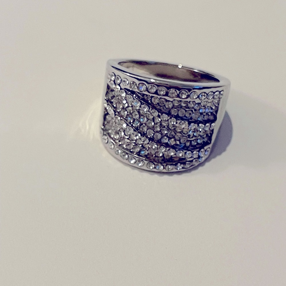 Beautiful accessory ring - Picture 4 of 8